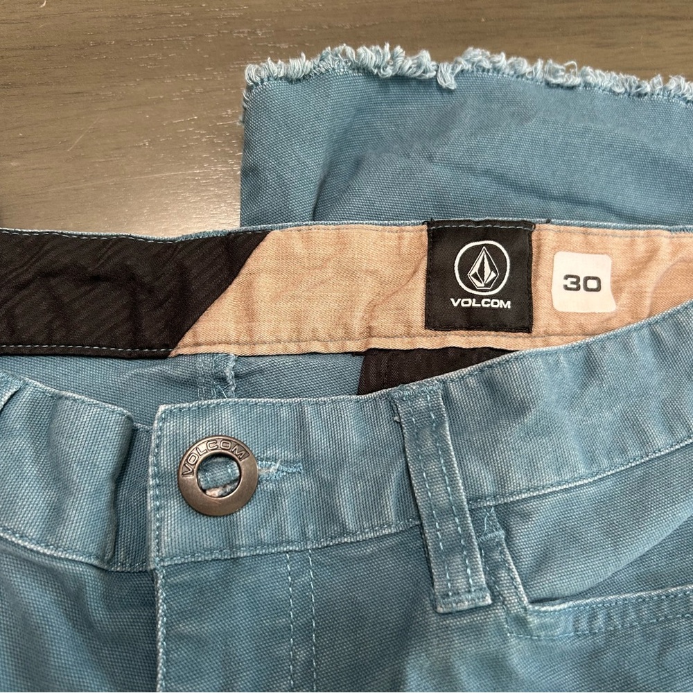 Volcom Casual Shorts, size 30, by Volcom - Picture 4 of 4